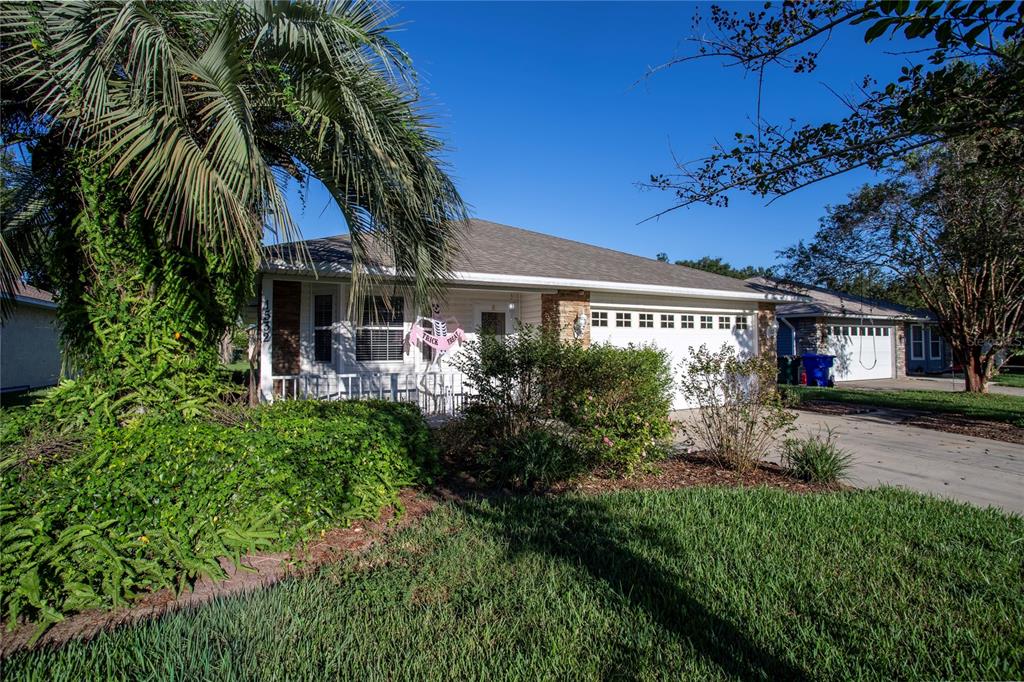1532 LAKE VILLA DRIVE, TAVARES, FL — photo 2 of 30