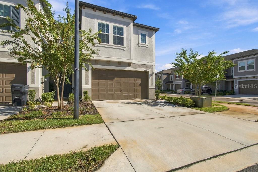 10824 FANNING SPRINGS COURT, TAMPA, FL — photo 3 of 30