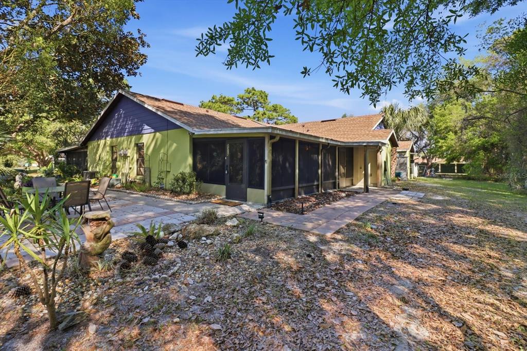 8326 W EARL LOOP