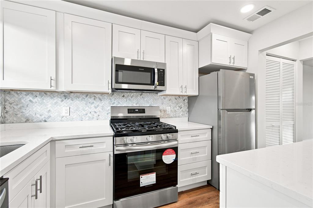 5955 30TH AVENUE S UNIT 111, GULFPORT, FL — photo 3 of 41