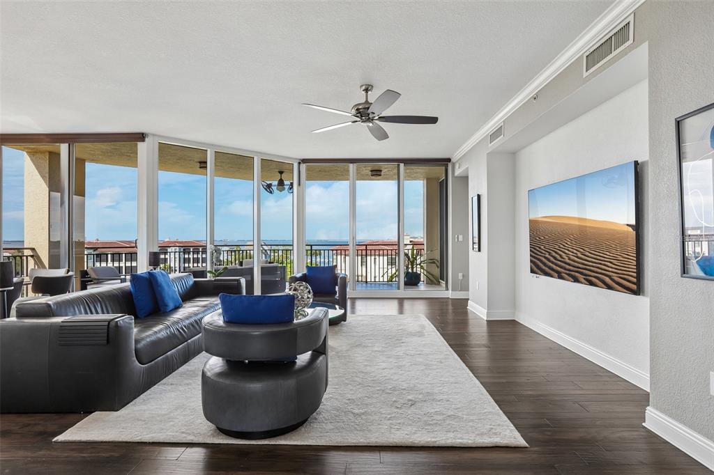 5823 BOWEN DANIEL DRIVE UNIT 601, TAMPA, FL — photo 4 of 30