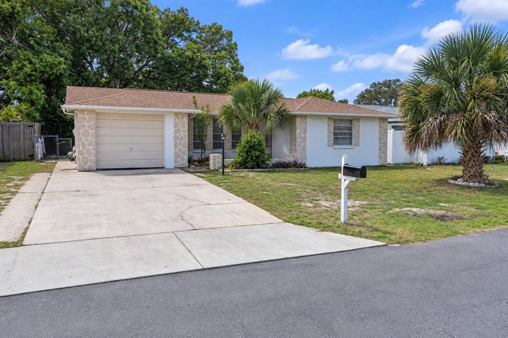 7904 JUDITH CRESCENT, PORT RICHEY, FL — photo 2 of 30