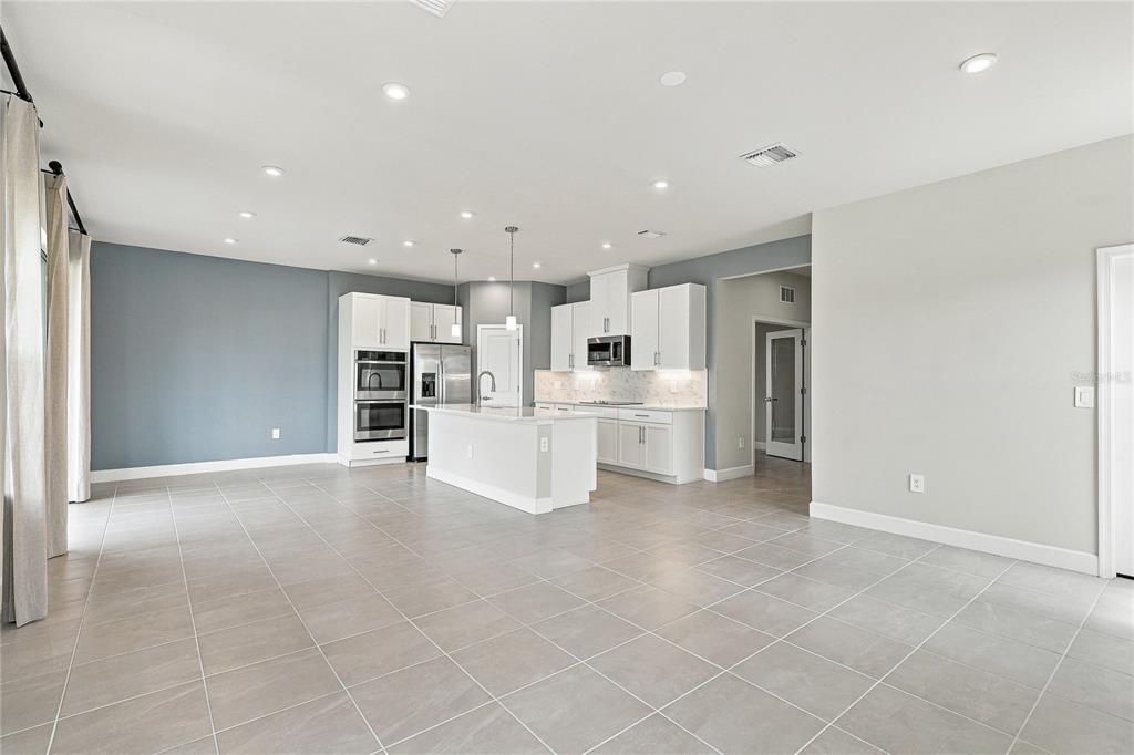 4640 ARDEN WAY, BRADENTON, FL — photo 4 of 30