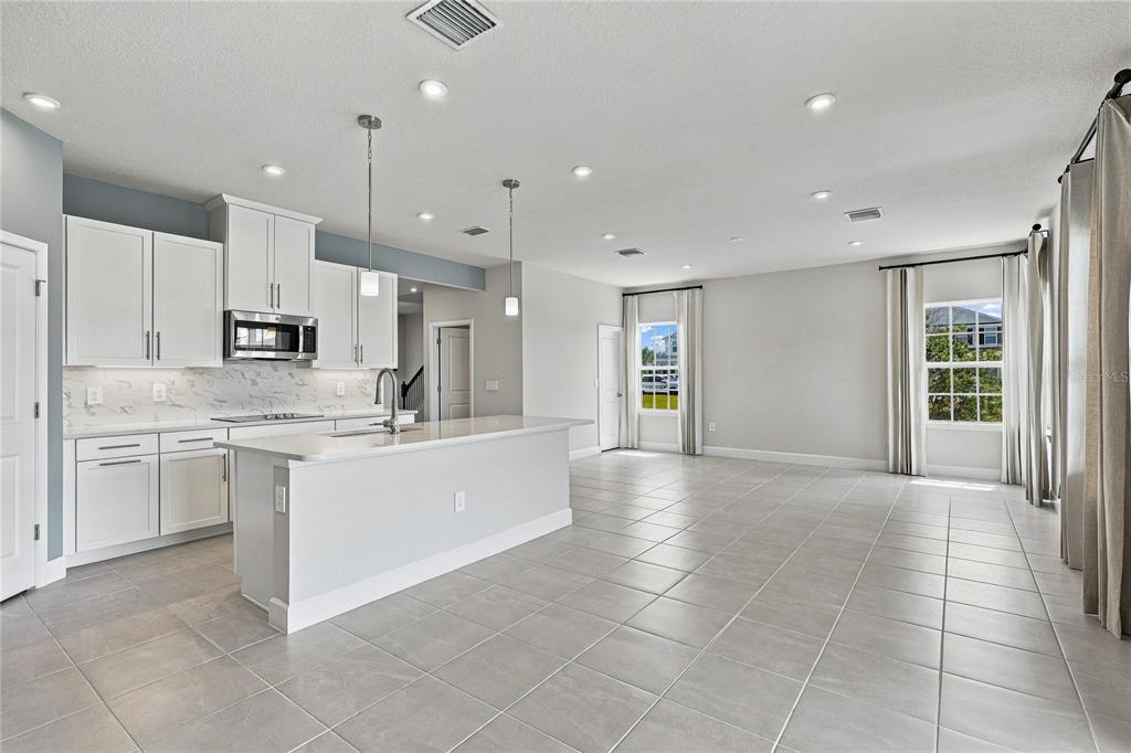 4640 ARDEN WAY, BRADENTON, FL — photo 5 of 30