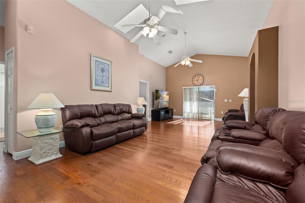 1612 OAK HILL TRAIL, KISSIMMEE, FL — photo 3 of 30
