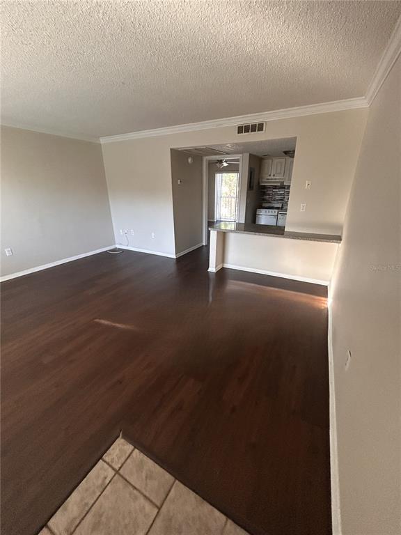 103 OYSTER BAY CIRCLE UNIT 200, ALTAMONTE SPRINGS, FL — photo 2 of 11