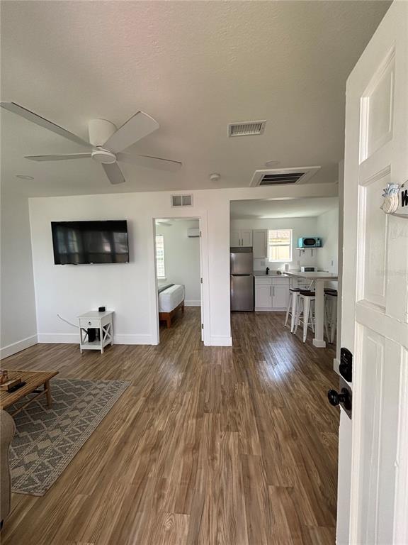 14141 GULF BOULEVARD UNIT 5, MADEIRA BEACH, FL — photo 5 of 13