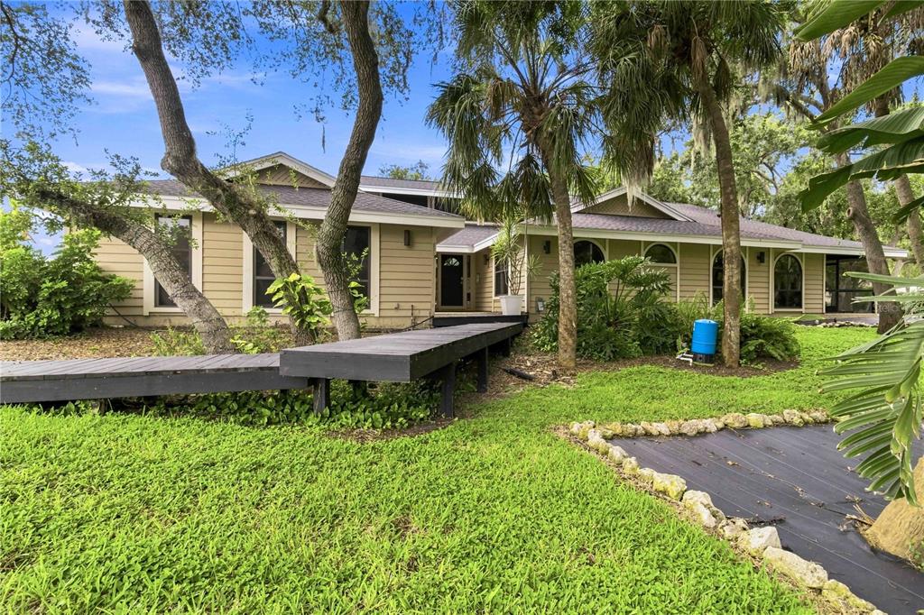 902 DRAKESWOOD COURT, SARASOTA, FL — photo 3 of 30
