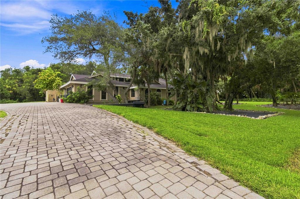 902 DRAKESWOOD COURT, SARASOTA, FL — photo 4 of 30