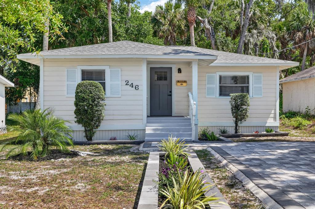 246 WILLOW PLACE
