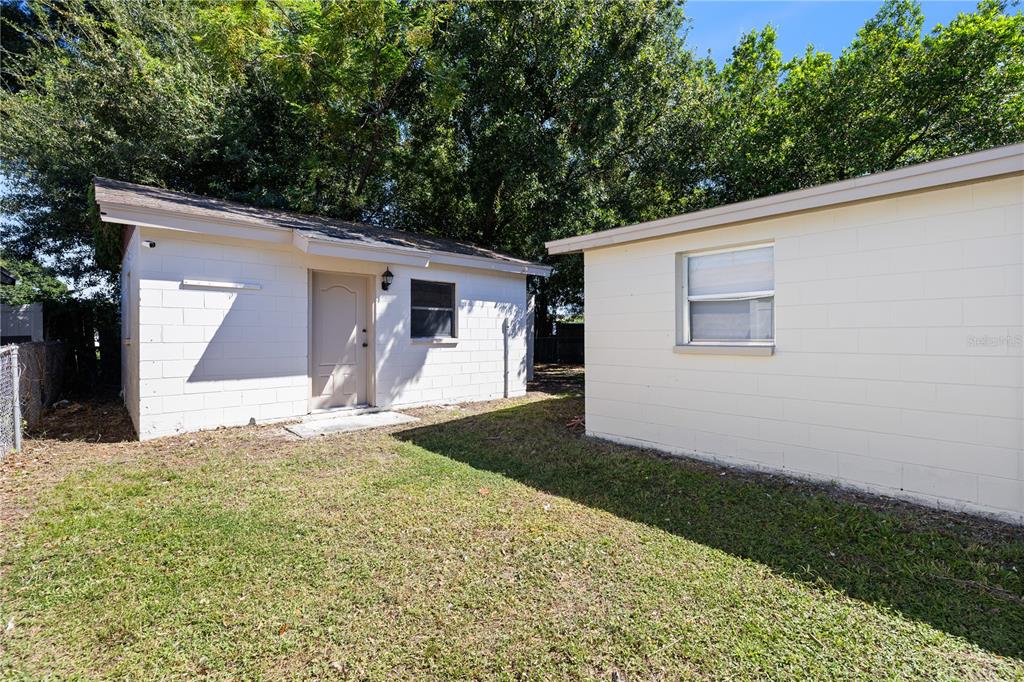 4535 W HANNA AVENUE, TAMPA, FL — photo 5 of 30