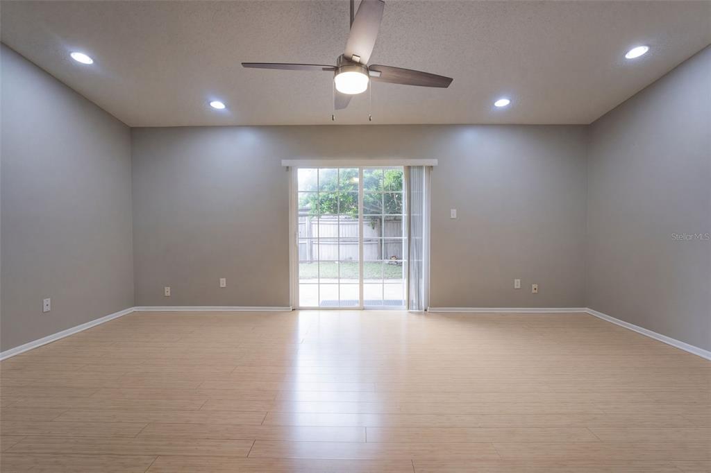 102 OAKRIDGE COURT, SANFORD, FL — photo 3 of 29