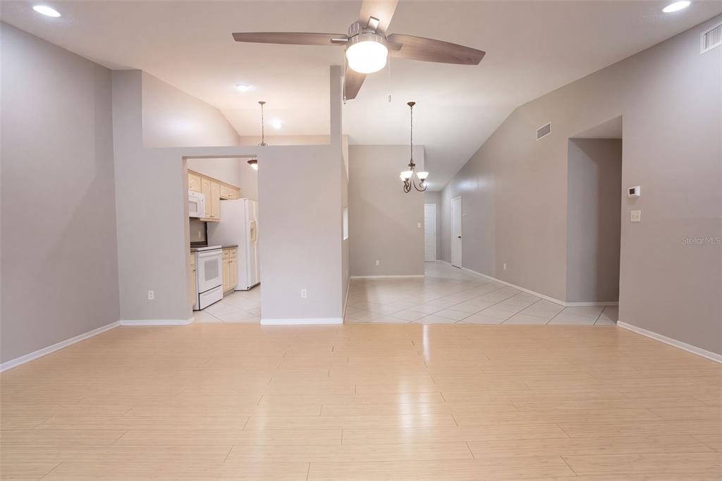 102 OAKRIDGE COURT, SANFORD, FL — photo 5 of 29