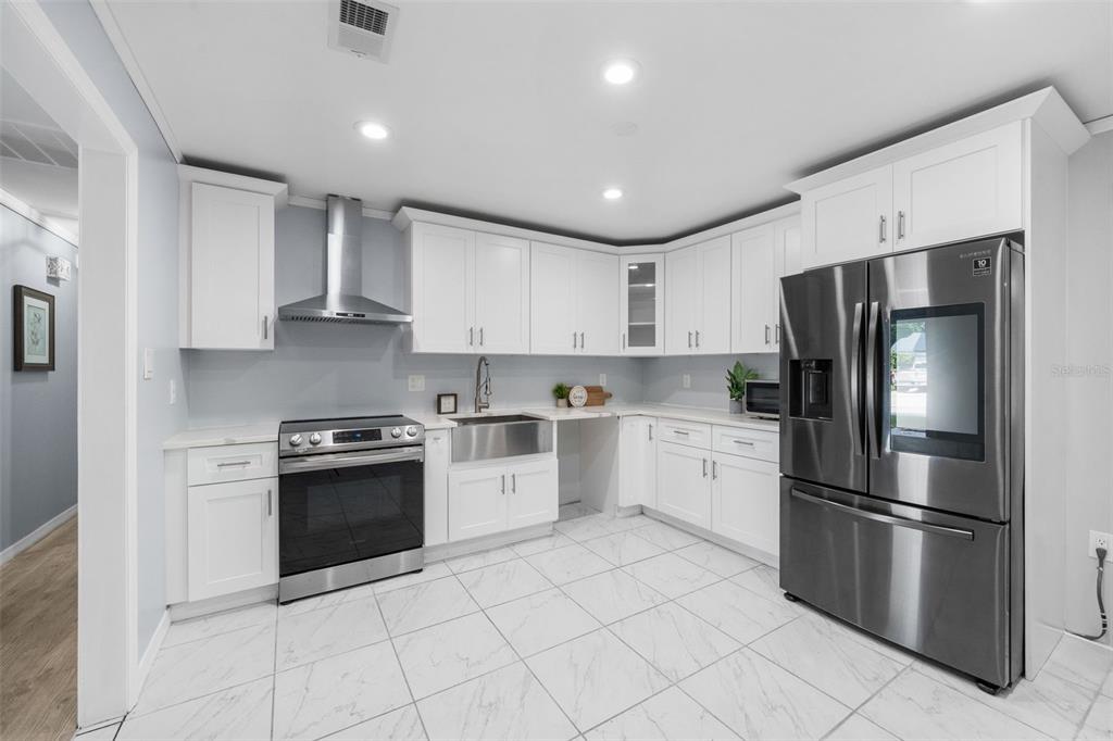 2827 NW 42ND PLACE, GAINESVILLE, FL — photo 2 of 30