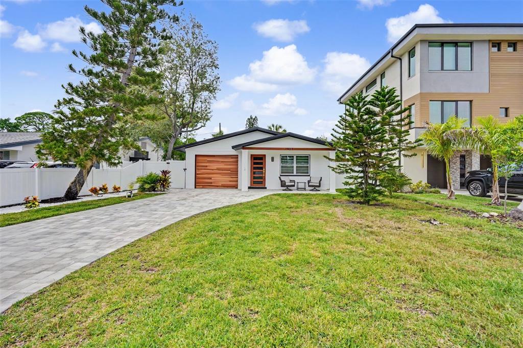 1927 SHORE ACRES BOULEVARD NE