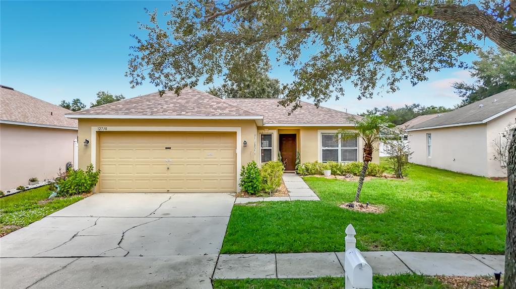 12730 KINGS LAKE DRIVE, GIBSONTON, FL — photo 3 of 44