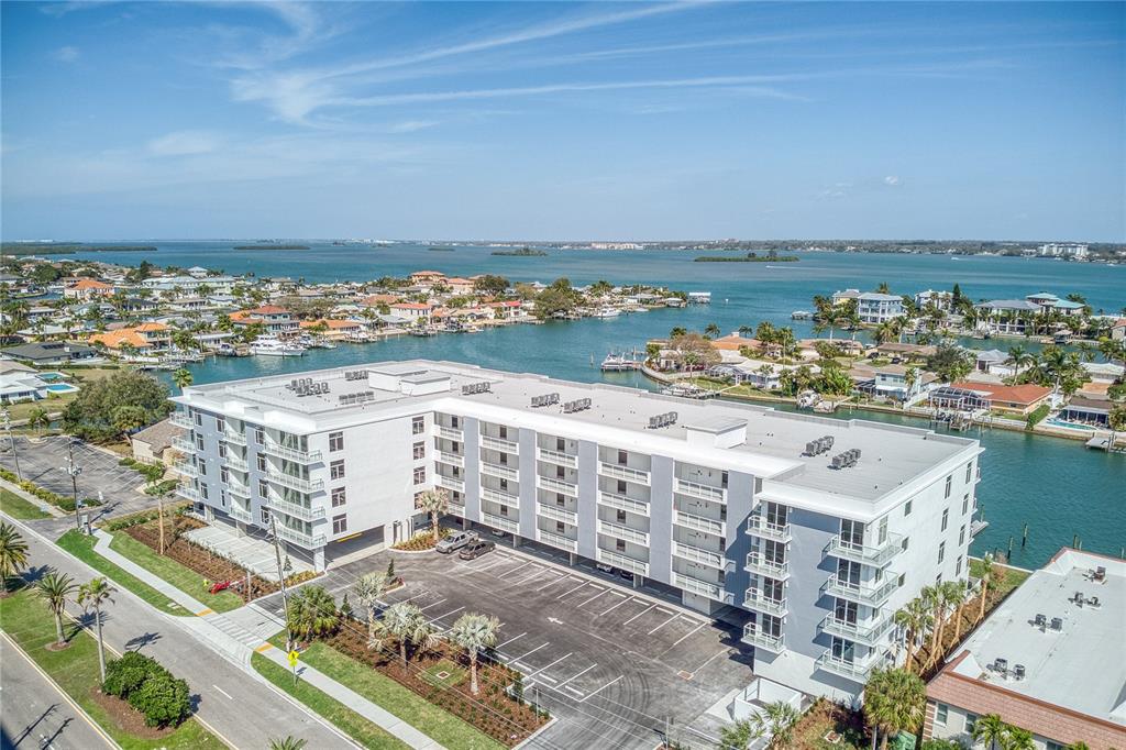 415 ISLAND WAY UNIT 207