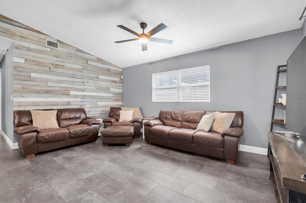 1951 TAYLOR LAKE CIRCLE, SEMINOLE, FL — photo 5 of 34