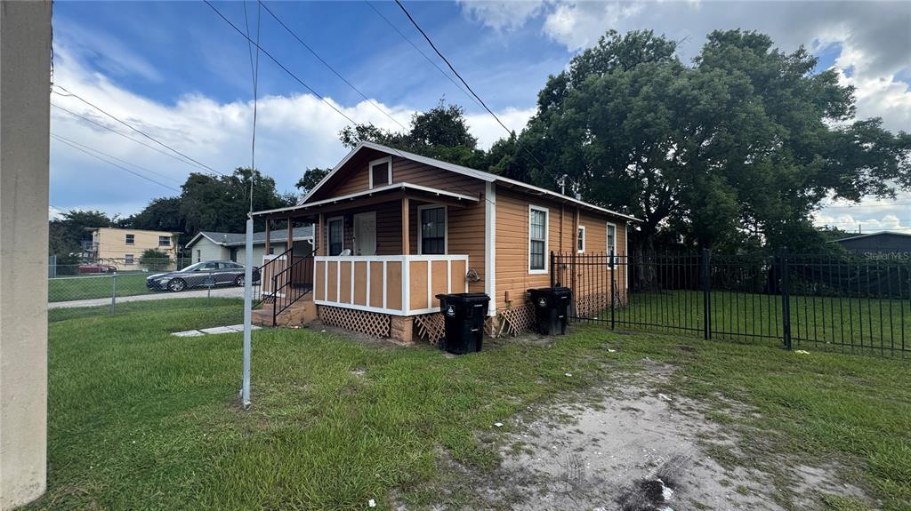 914 W SOUTH STREET, ORLANDO, FL — photo 2 of 4