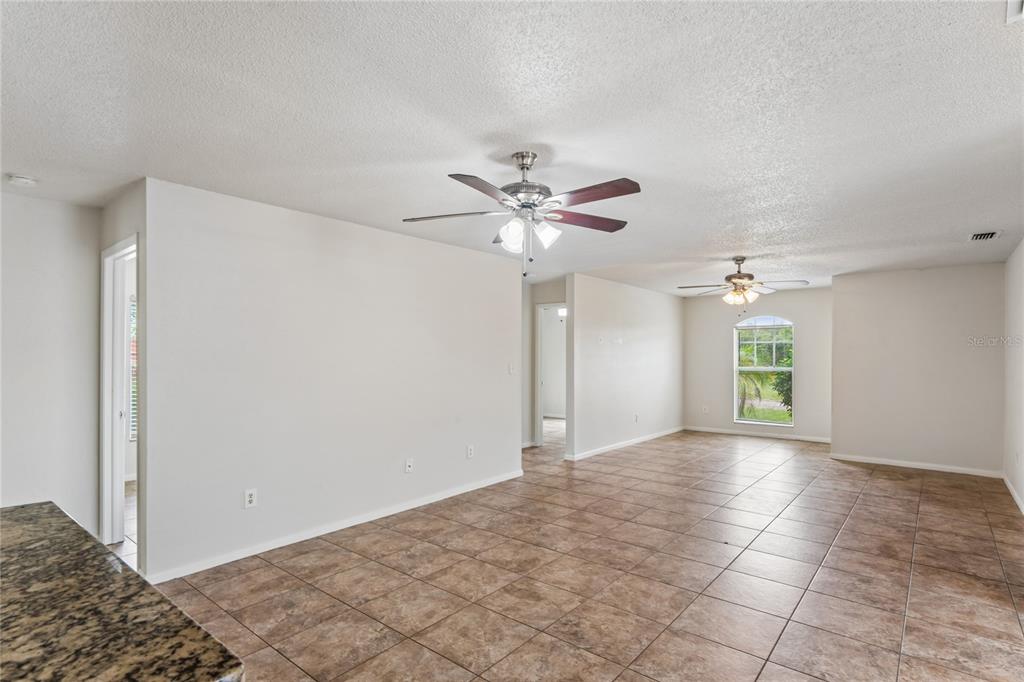 8405 N 37TH STREET, TAMPA, FL — photo 3 of 26