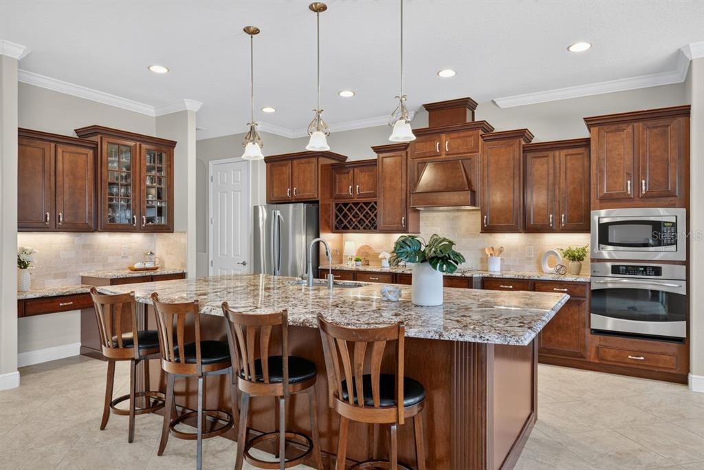 17115 4TH AVENUE E, BRADENTON, FL — photo 4 of 30