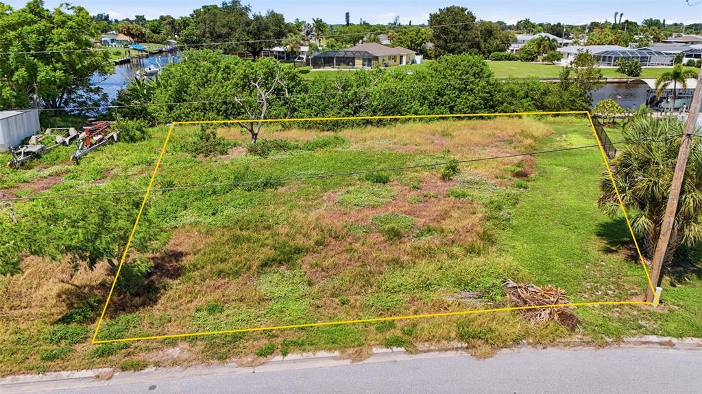 213 WATERWAY CIRCLE NE, PORT CHARLOTTE, FL — photo 2 of 17