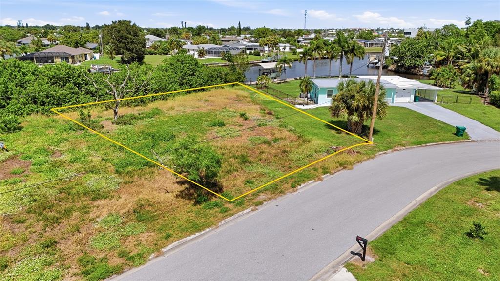 213 WATERWAY CIRCLE NE, PORT CHARLOTTE, FL — photo 3 of 17