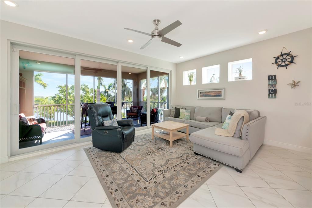395 ARUBA CIRCLE UNIT 203, BRADENTON, FL — photo 5 of 30