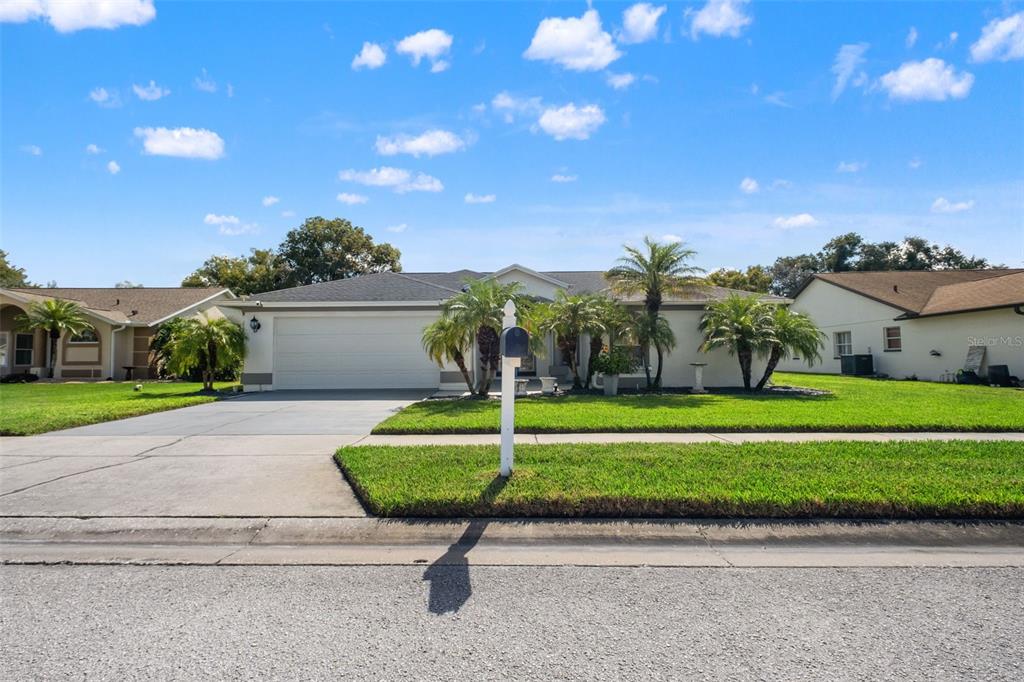 8916 KEATS DRIVE, HUDSON, FL — photo 2 of 92