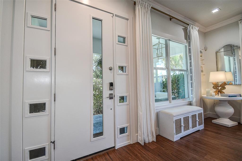 3311 W PAUL AVENUE, TAMPA, FL — photo 3 of 30
