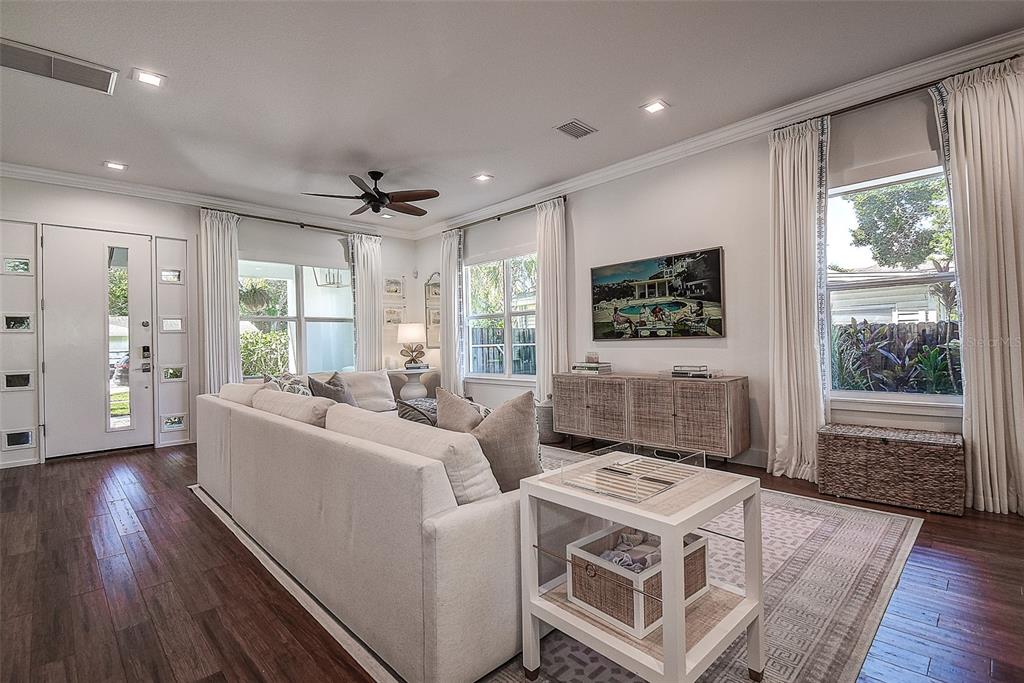 3311 W PAUL AVENUE, TAMPA, FL — photo 5 of 30