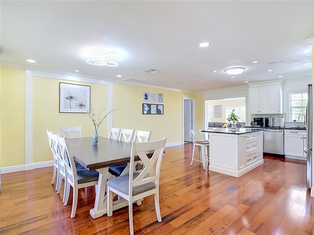 8261 MALVERN CIRCLE, TAMPA, FL — photo 4 of 30