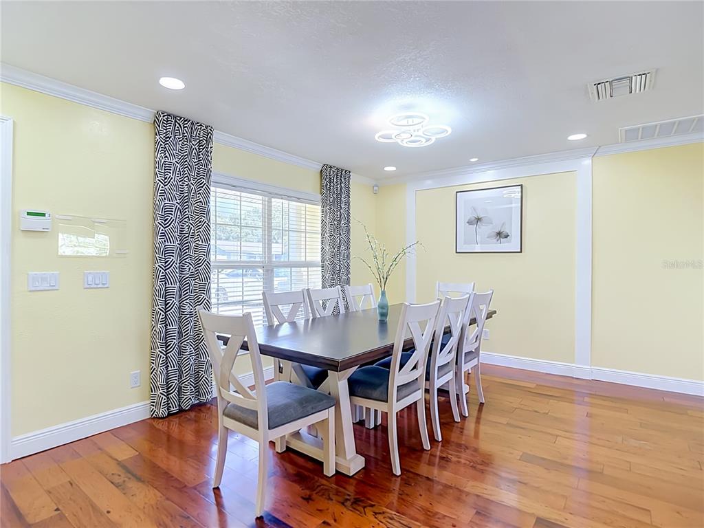 8261 MALVERN CIRCLE, TAMPA, FL — photo 5 of 30