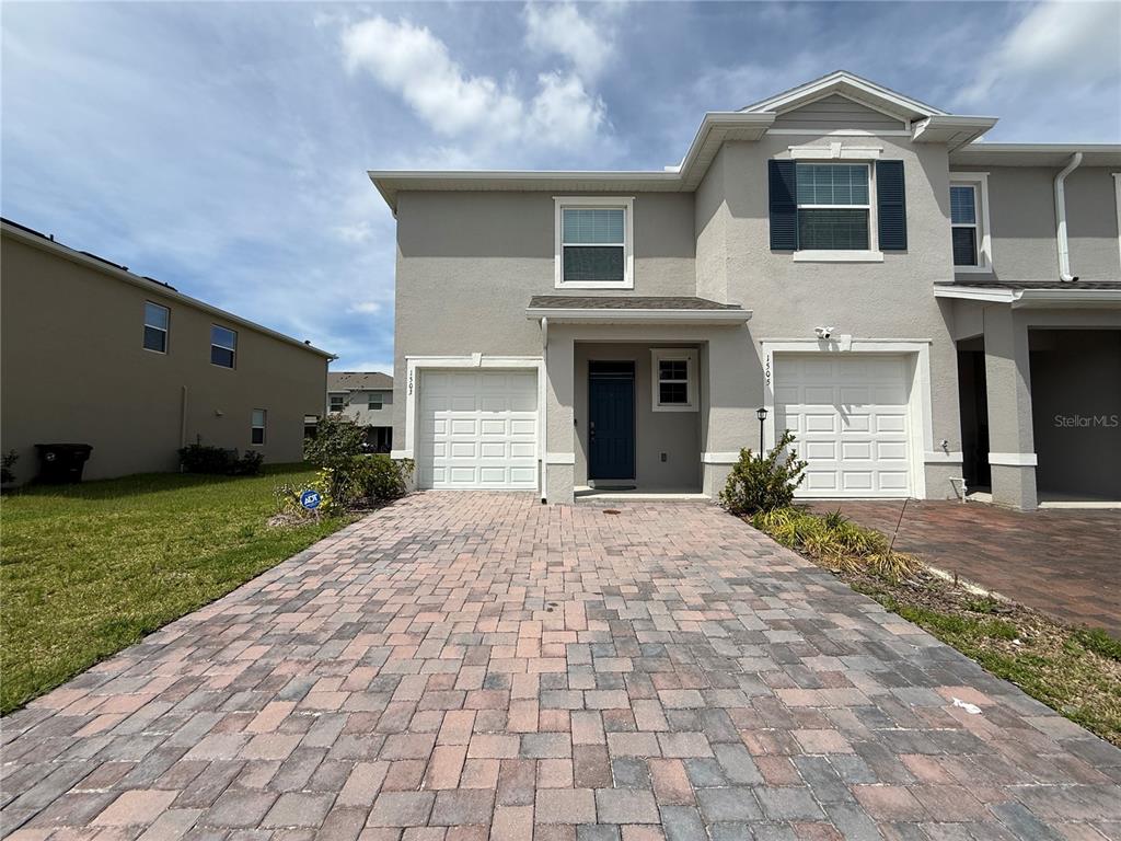 1503 ISLETA LOOP