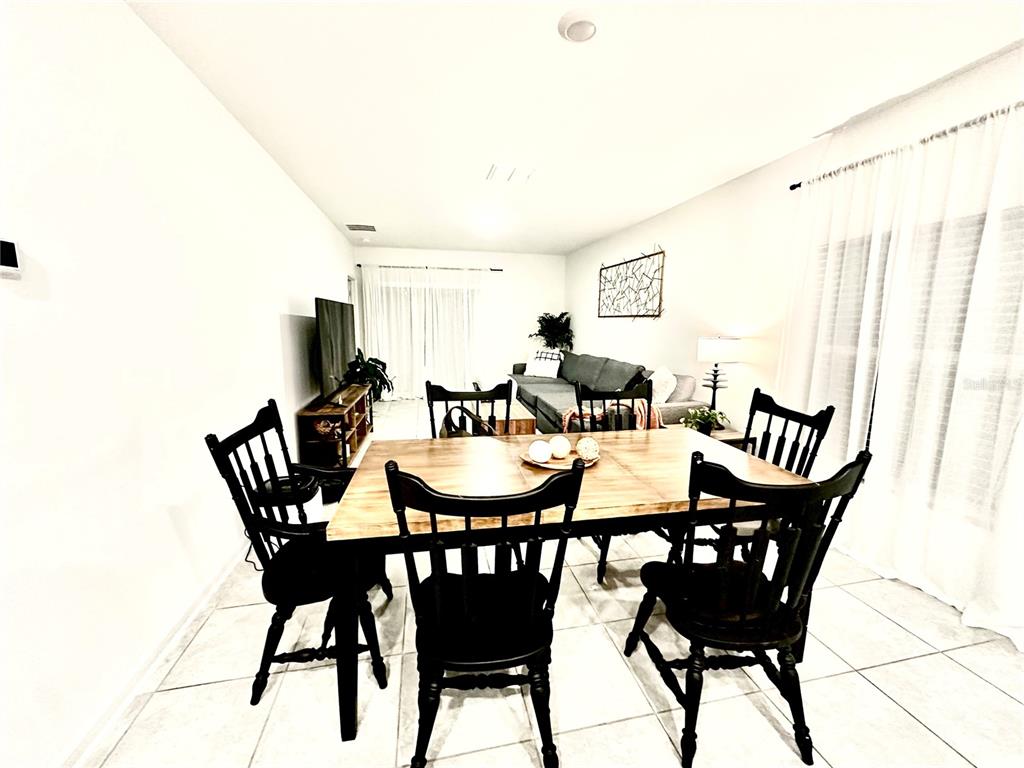 1835 WEIR BOULEVARD, DAVENPORT, FL — photo 4 of 11