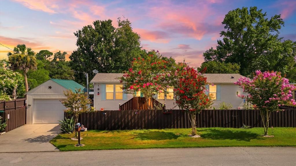 8421 W SCOTT COURT