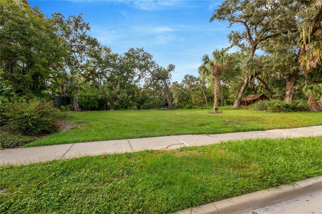 1214 E PARK CIR, TAMPA, FL — photo 4 of 30