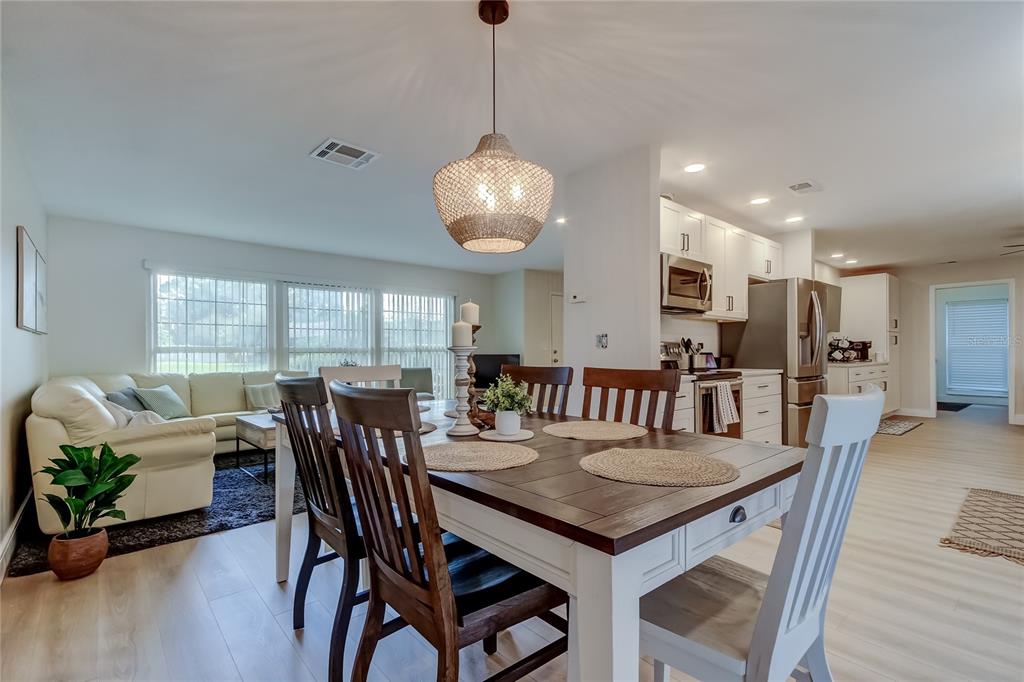 2652 CONCORDE COURT, CLEARWATER, FL — photo 4 of 22