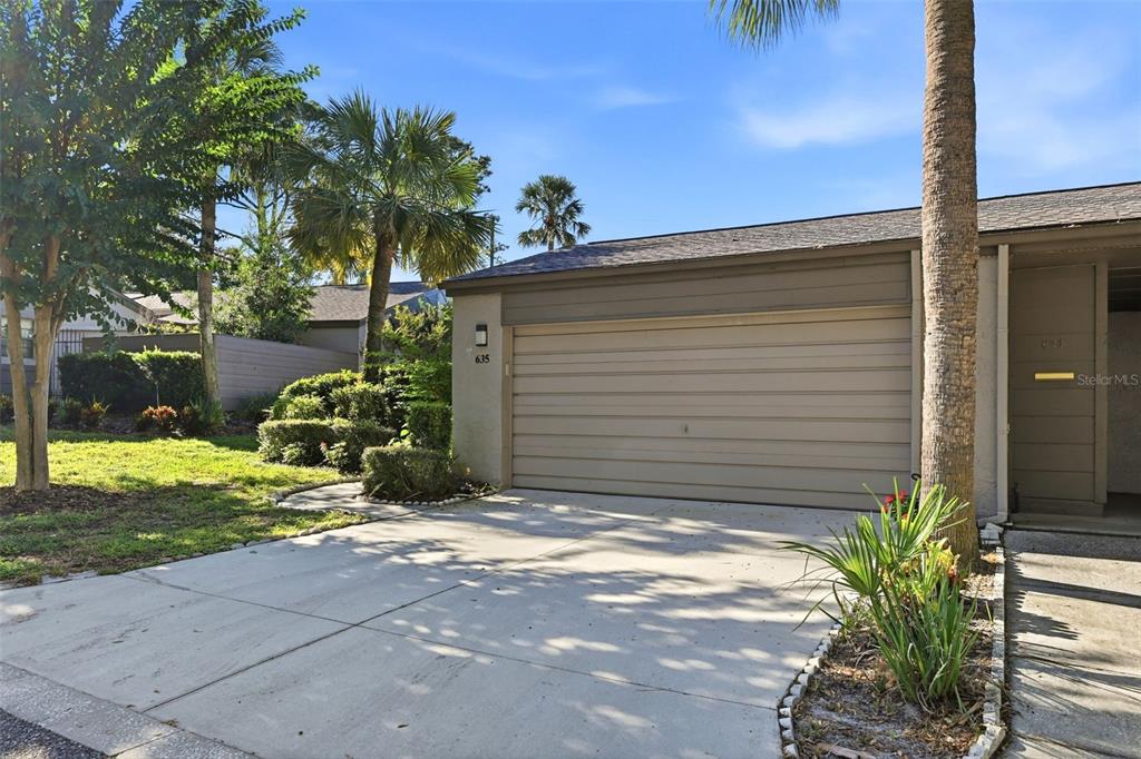 635 WOODRIDGE DRIVE, FERN PARK, FL — photo 2 of 30