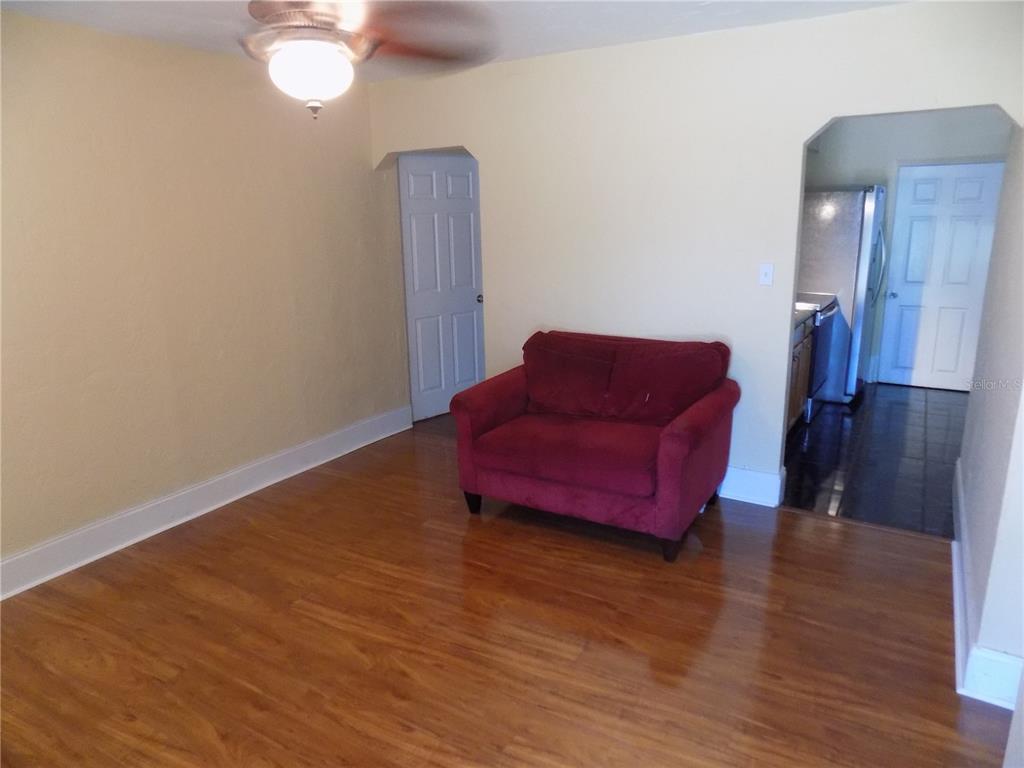 2133 43RD AVENUE N, ST PETERSBURG, FL — photo 2 of 35