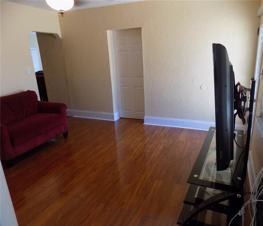 2133 43RD AVENUE N, ST PETERSBURG, FL — photo 3 of 35