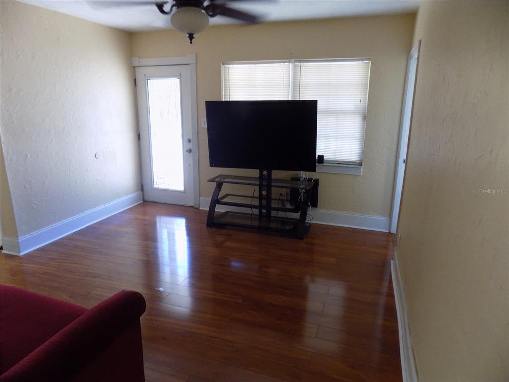 2133 43RD AVENUE N, ST PETERSBURG, FL — photo 5 of 35