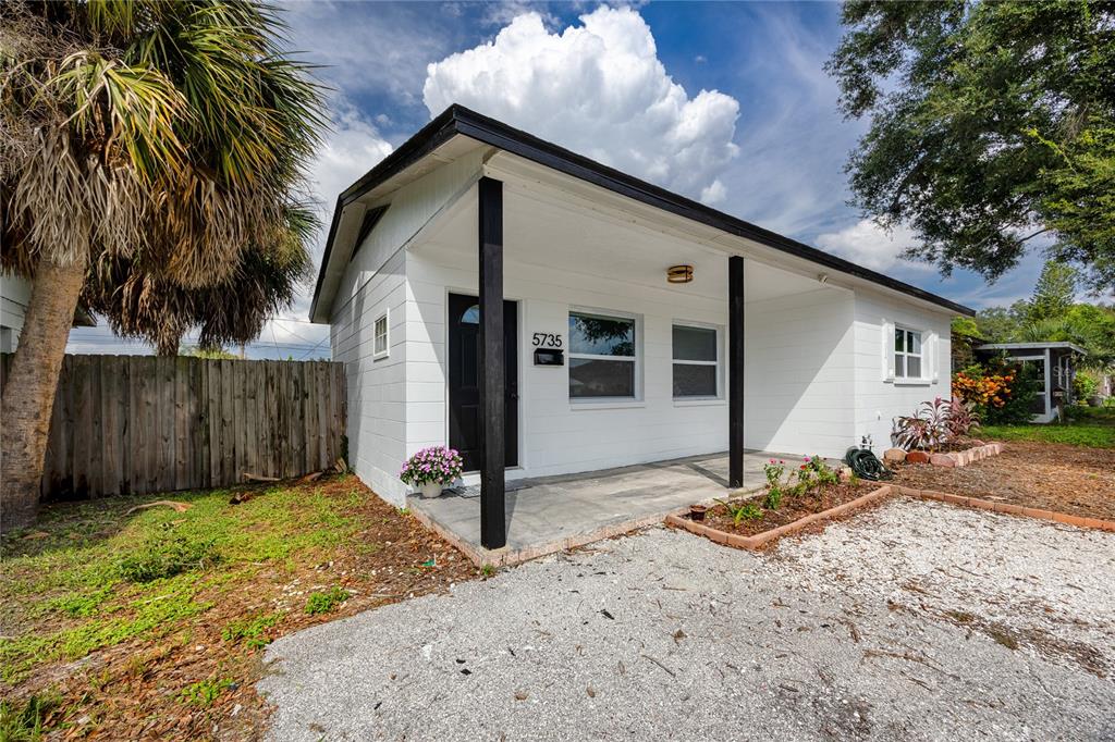 5735 BURLINGTON AVENUE N, ST PETERSBURG, FL — photo 2 of 38
