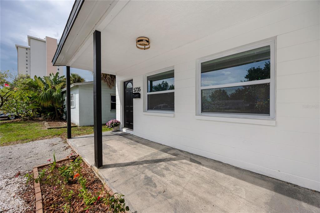 5735 BURLINGTON AVENUE N, ST PETERSBURG, FL — photo 3 of 38