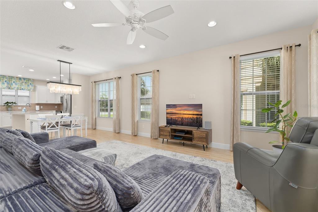 15579 HONEYBELL DRIVE, WINTER GARDEN, FL — photo 3 of 30