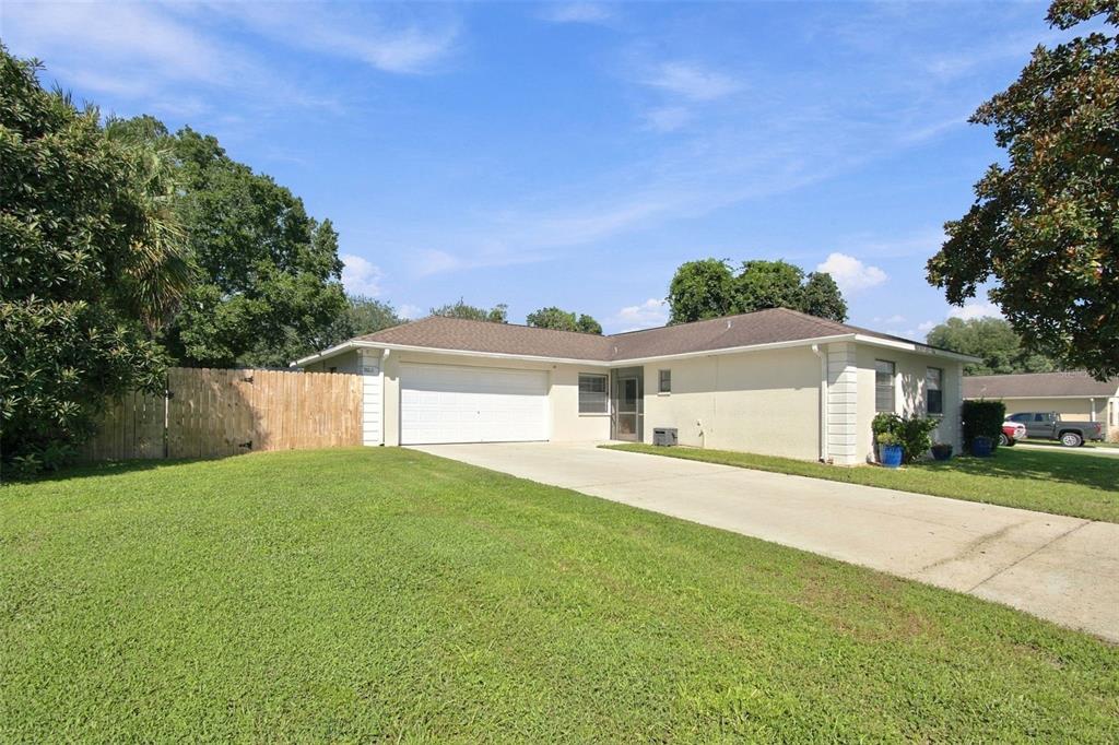 38611 FERM CIRCLE, ZEPHYRHILLS, FL — photo 2 of 39