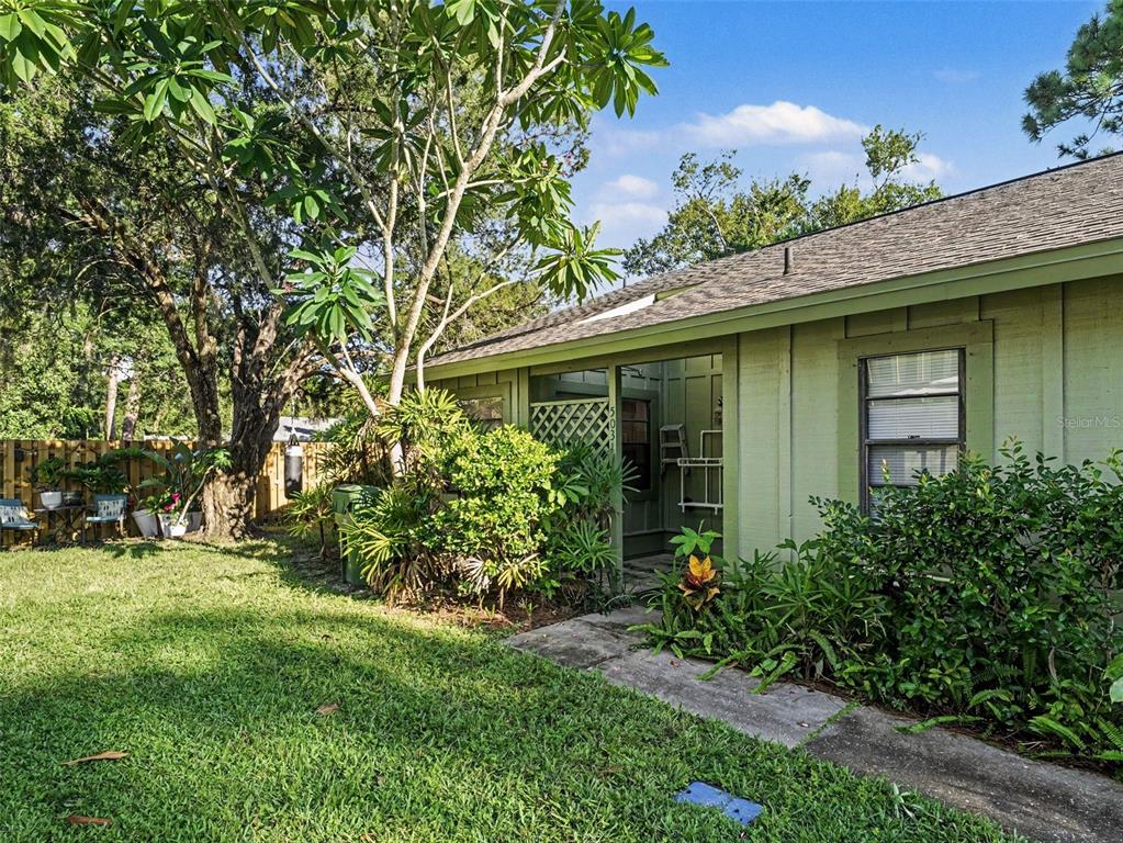 5031 BARRINGTON CIRCLE UNIT 601, SARASOTA, FL — photo 2 of 22