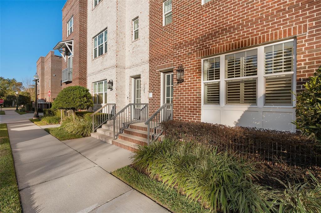 129 S PARK AVENUE UNIT 8E