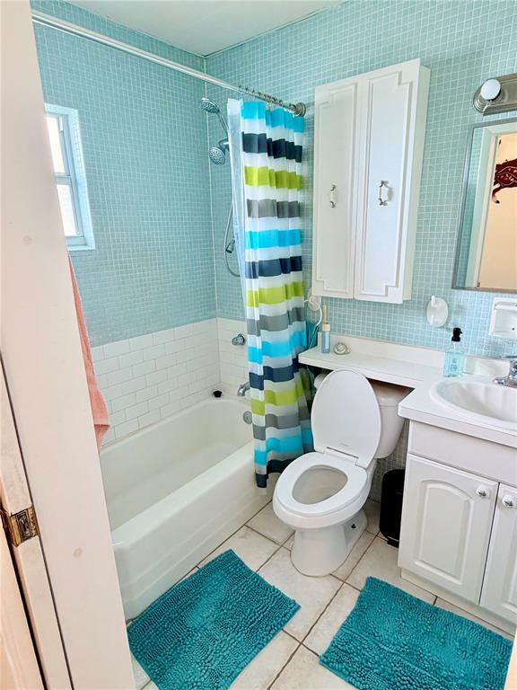 18399 GULF BOULEVARD UNIT 398, INDIAN SHORES, FL — photo 3 of 22
