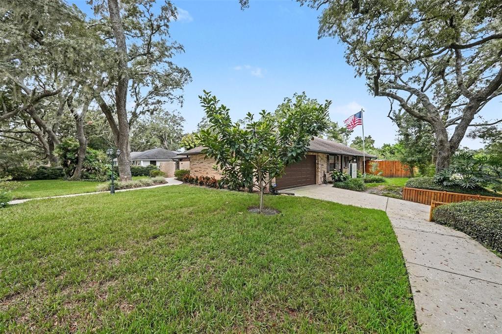 201 WILD OAK DRIVE, BRANDON, FL — photo 3 of 26